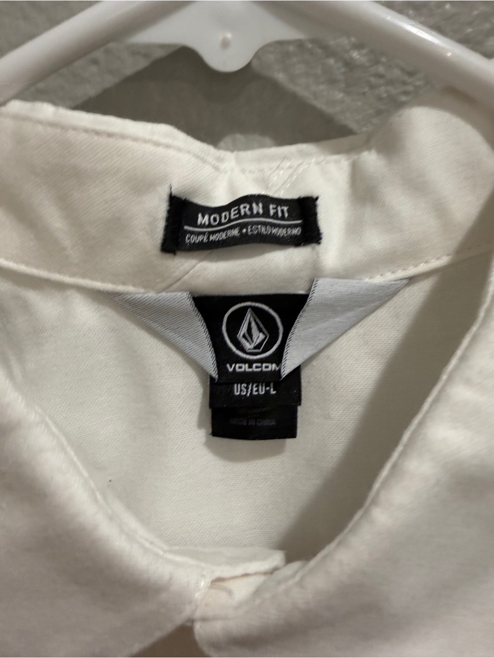Volcom Men’s White Button-Down Long Sleeve Shirt Size Large Cotton - Picture 2 of 7